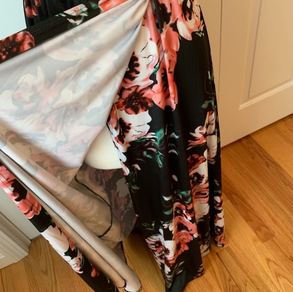 5/25 Floral V-Neck Halter Spaghetti Strap Maxi Dress - Picture 2 of 4